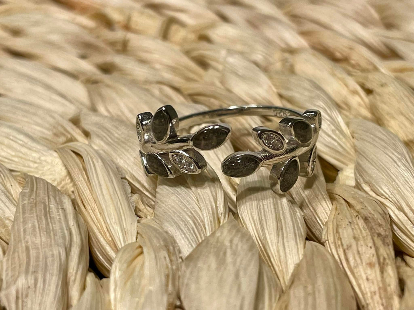 DNA Jewelry Vine Ring