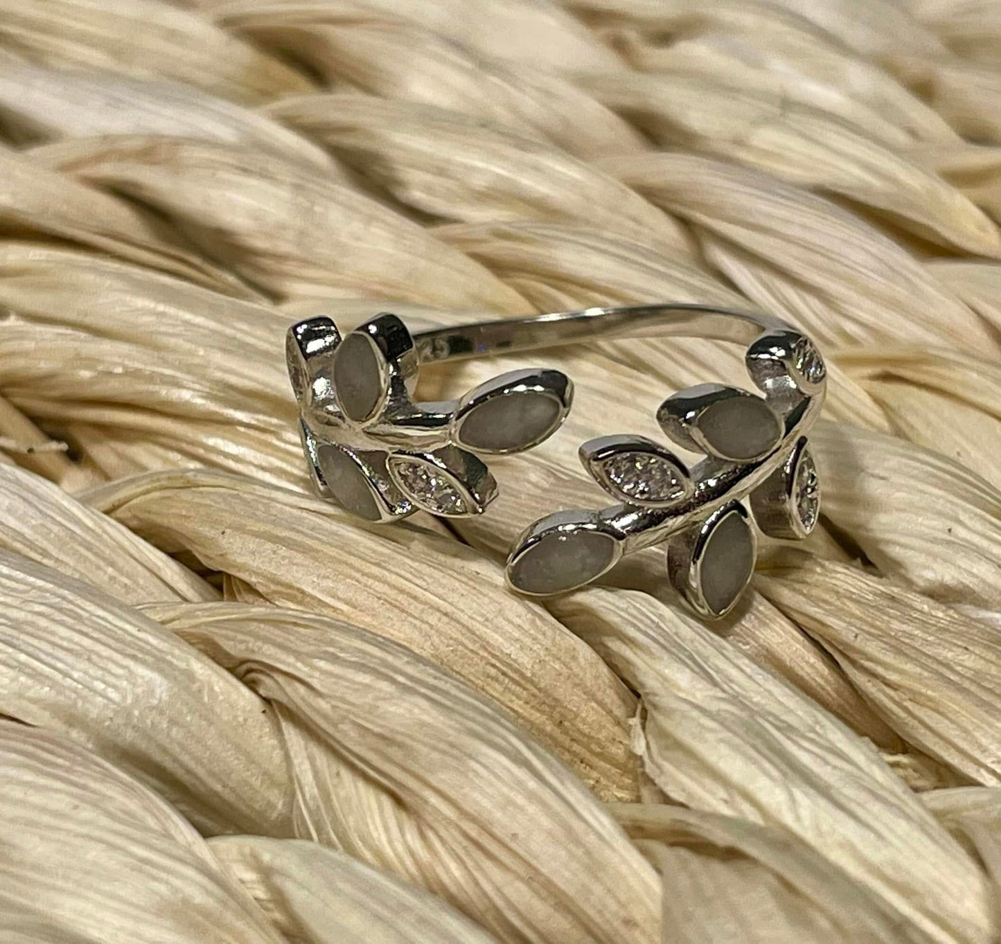 DNA Jewelry Vine Ring