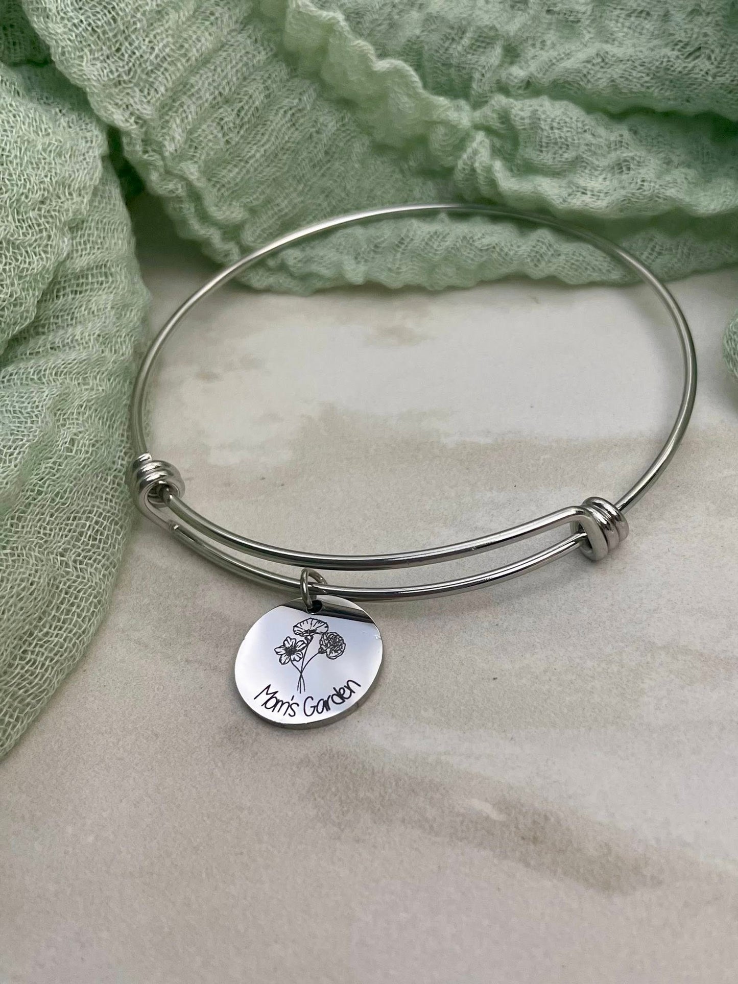 Mother's Day Bangle Bracelet Personalized Engraved Birth Flower Bouquet